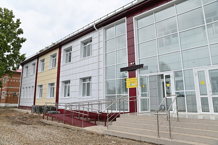 Александр Моор распорядился выделить 20 миллионов на оборудование для поликлиники в Викулово