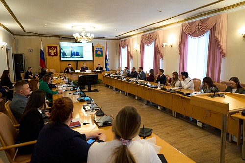 В Тюмени сформирован новый состав Общественной молодежной палаты парламента