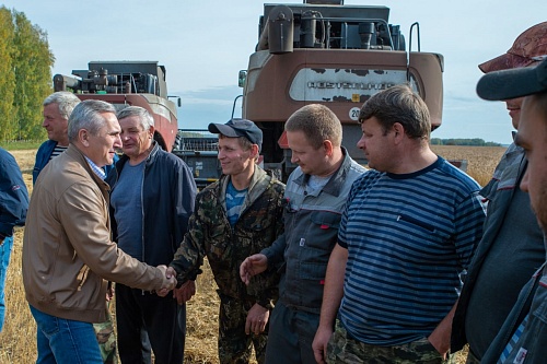 Александр Моор о прогнозе урожая: Продовольственную безопасность региона обеспечим