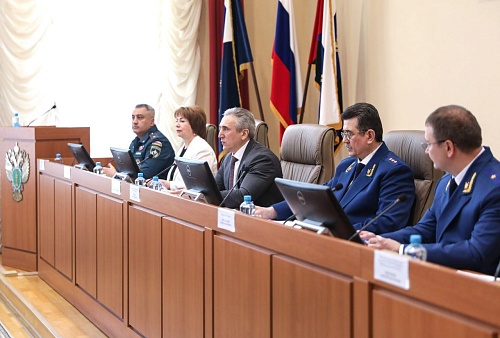 Александр Моор провел заседание в преддверии пожароопасного сезона