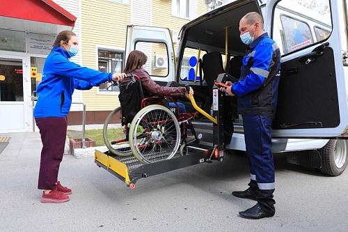 Александр Моор поблагодарил работников соцслужб за добросовестный труд и самоотдачу