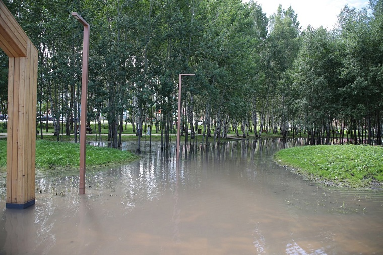 В тюменском сквере Домашнем после испытания дождями сделают ливневку