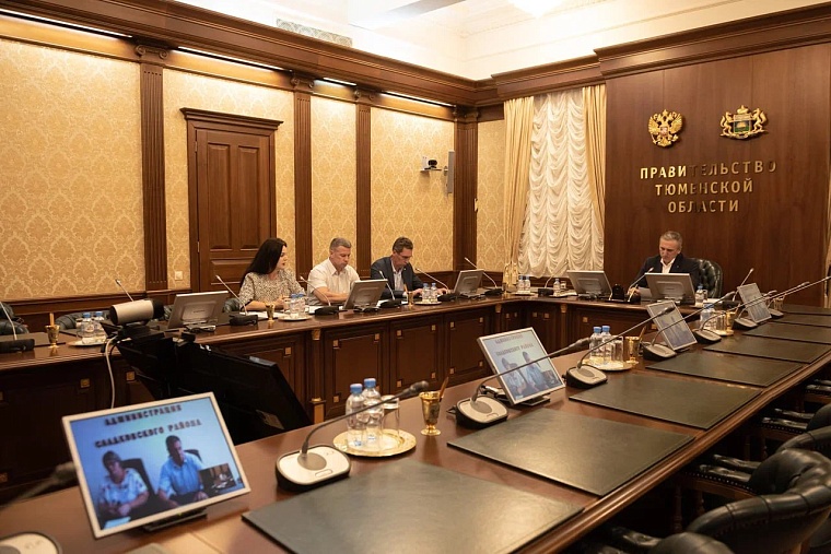 Крышу ДК в Сладковском районе отремонтируют по поручению Александра Моора