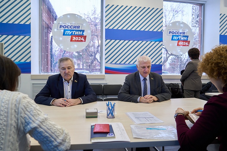 Председатели Тюменской областной и городской думы поддержали Владимира Путина перед грядущими выборами