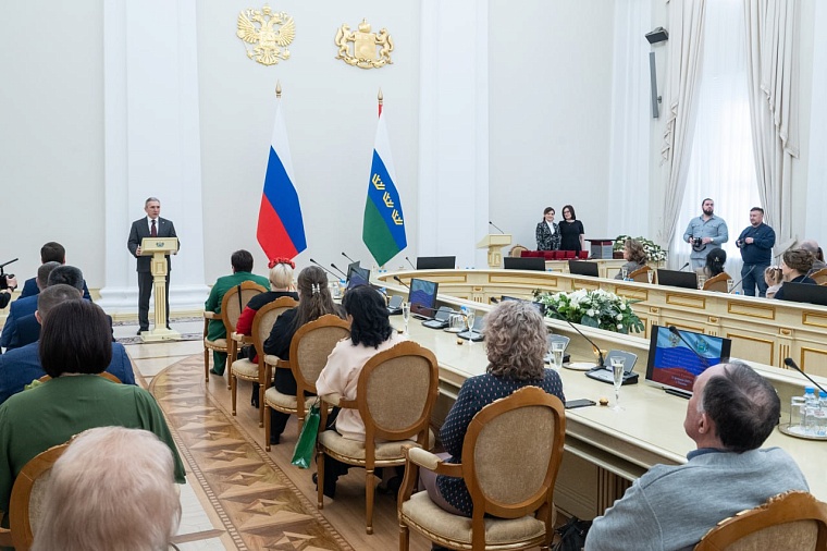 Ирина Широкова и Станислав Логинов удостоены медалей ордена "За заслуги перед Отечеством"