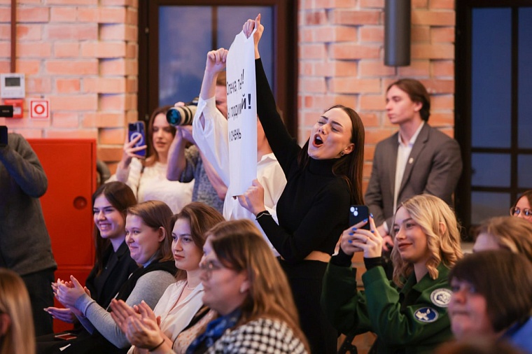 Александр Моор в День российского студенчества поделился впечатлениями от встречи с молодежью