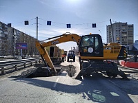 Сотрудники тюменского водоканала не допустили масштабного обрушения на улице Пермякова