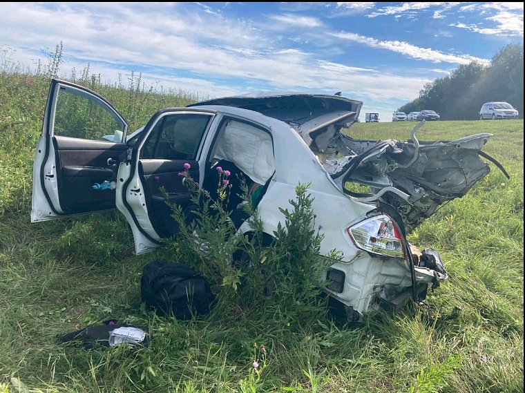 В лобовом столкновении на тюменской трассе погиб 21-летний парень