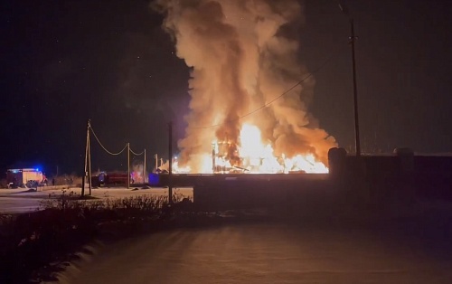 В селе Кулаково под Тюменью сгорел деревянный терем