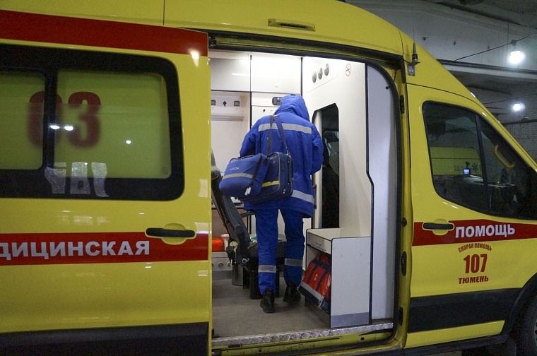 В Тюмени двухлетний малыш набрызгал себе в рот дихлофоса