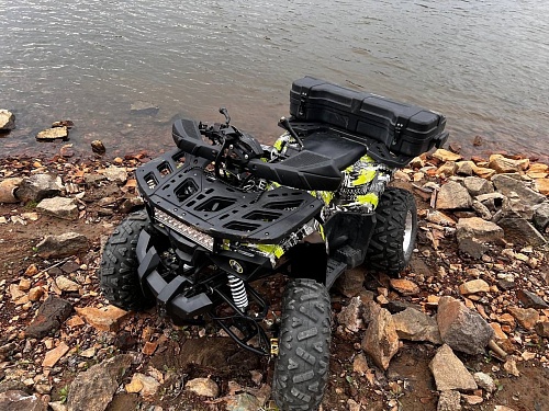 Три юные тюменки катались на квадроцикле и сорвались с обрыва