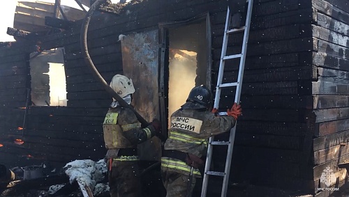 На дачах "Липовый остров" под Тюменью сгорели два дома