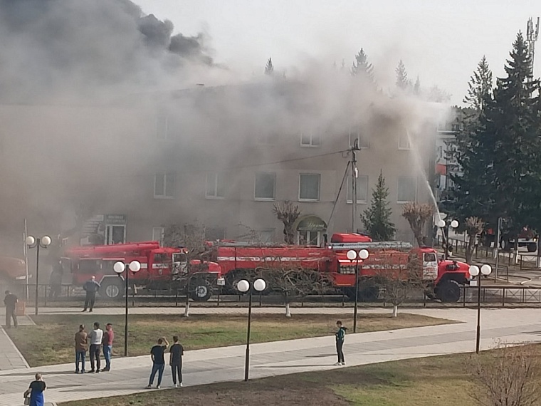 Роспотребнадзор проверит воздух в Ишиме из-за пожара в «Гагаринском»