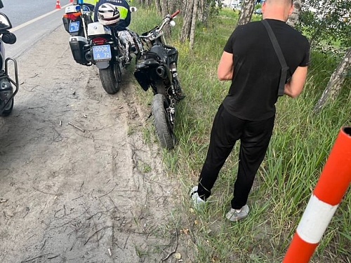 В Тюмени бесправник пытался уйти от ГАИ на кроссовом мотоцикле