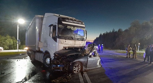 На трассе Тюмень - Ханты-Мансийск в лобовой аварии погибла семья с детьми