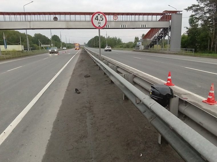 В Тюмени мотоцикл протаранил «газель» дорожной службы