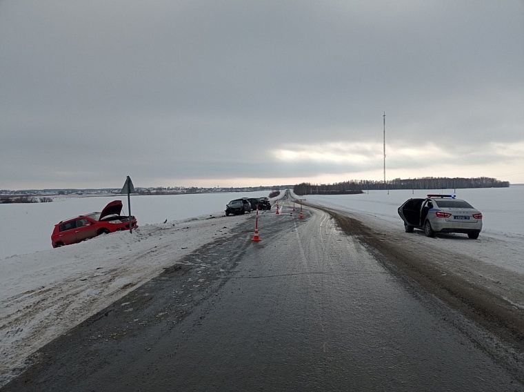 В ДТП на трассе Ишим - Казанское пострадали четыре человека