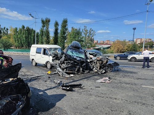 "Решил поиграть в шашечки": разбираемся в причинах массового ДТП на путепроводе по Мориса Тореза