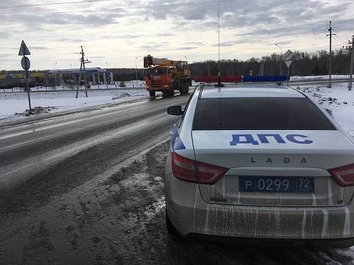 Выпил водки и поехал на стройку: водитель крана рассказал о трудовых буднях