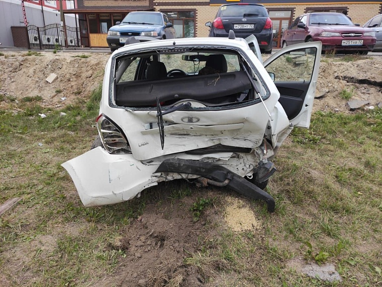 17-летний подросток сел в мамину машину и устроил ДТП на улице Магистральной в Тюмени