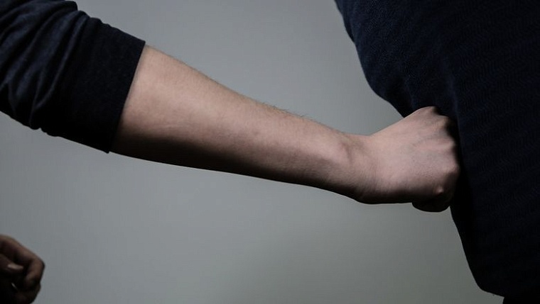 В Ижевске вымогатели месяц избивали жертву ломом