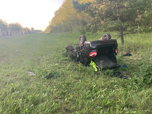 Один погиб, трое ранены: на трассе Тюмень - Омск "Тойота" вылетела на встречку