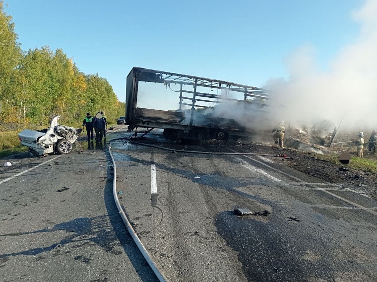 Водителям стоит повременить с выездом на трассу Курган - Тюмень: дорога закрыта из-за аварии