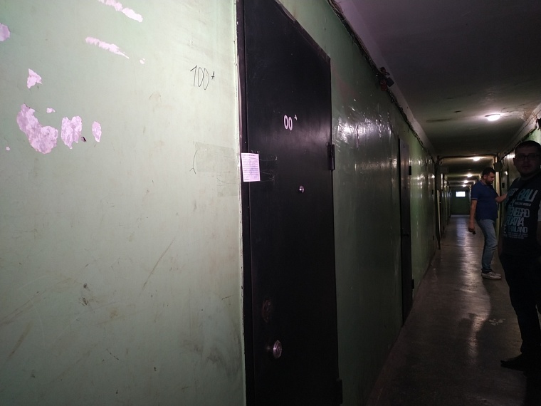 Квартиру, где жил подозреваемый в убийстве девочки на Лесобазе, вскрывали 4 августа