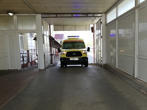 После драки со случайным прохожим тюменец попал в больницу