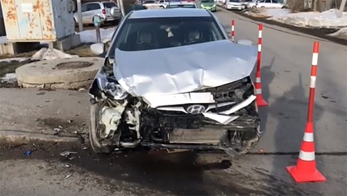 В ДТП в Исетском пострадали двое, в том числе 16-летняя девушка