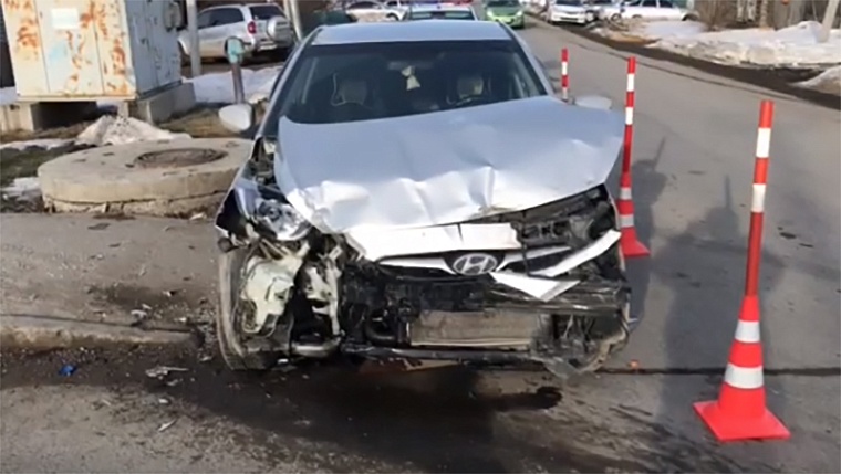 В ДТП в Исетском пострадали двое, в том числе 16-летняя девушка