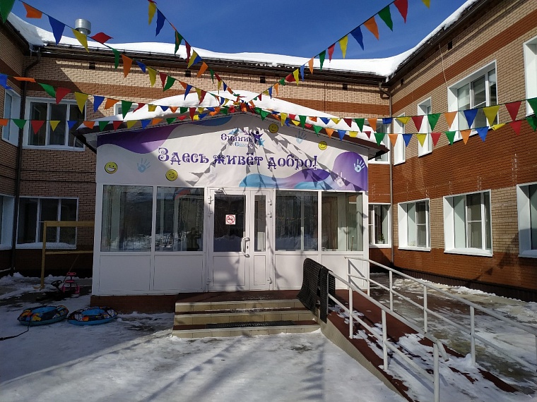 Заковали в наручники: разбираемся со "скандальным видео" из детского дома в Исетском районе