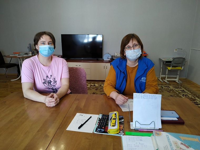 Заковали в наручники: разбираемся со "скандальным видео" из детского дома в Исетском районе