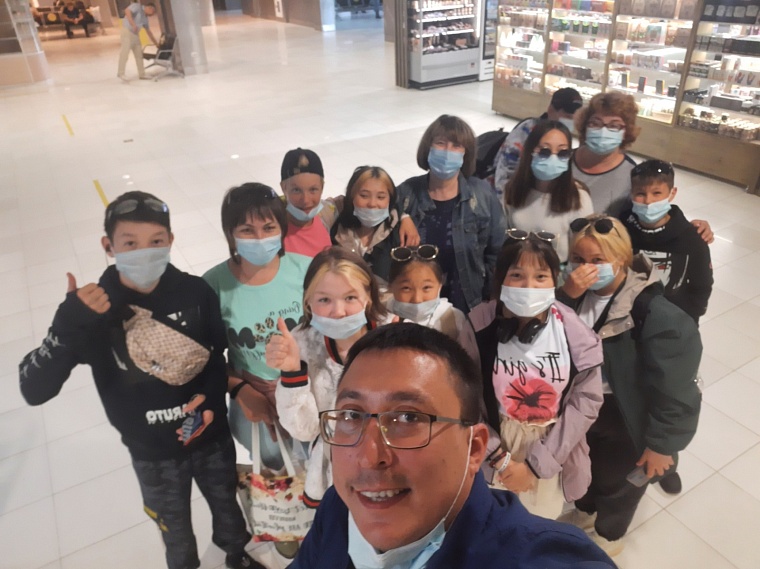 Заковали в наручники: разбираемся со "скандальным видео" из детского дома в Исетском районе