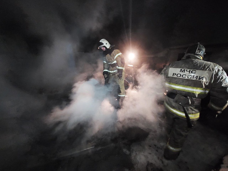 В Тюмени ночью горела квартира на улице Тульской