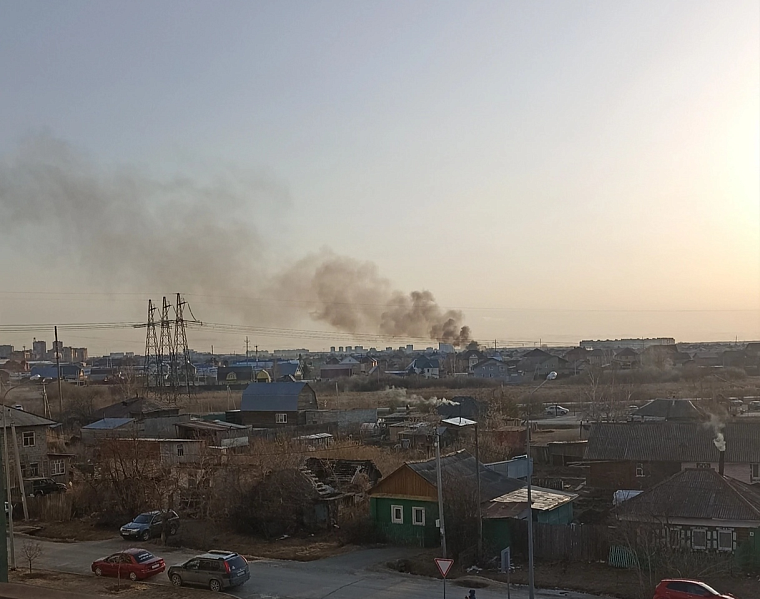 В тюменской Зареке горит частный дом