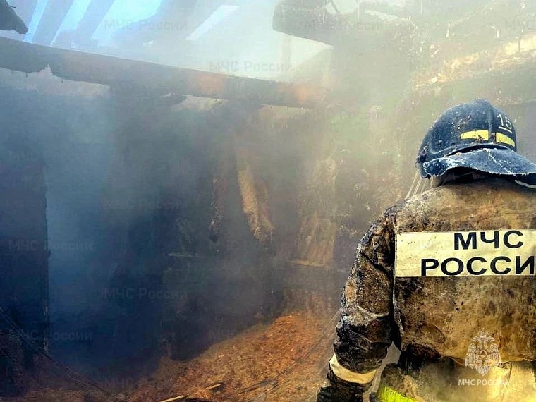 В Чикче потушили крупный пожар в частном доме
