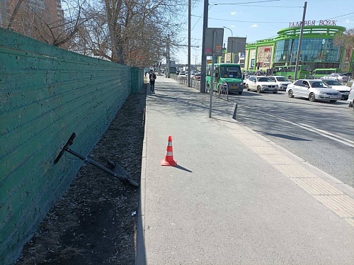 В Тюмени ребенка увезли в больницу после столкновения с электросамокатом