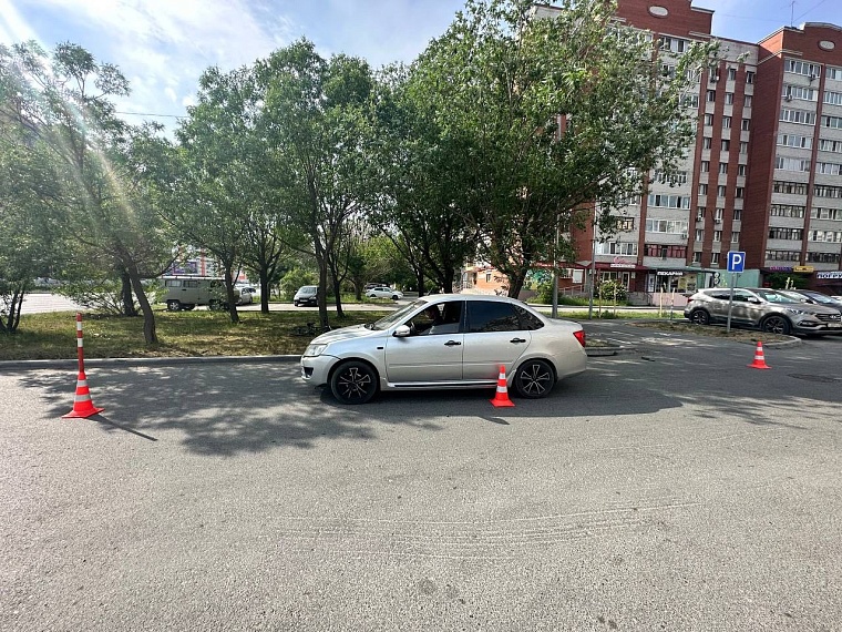 В Тюмени молодой водитель сбил велосипедиста и электросамокатчика