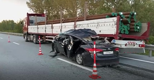 Водитель легковушки угодил под «МАЗ» на трассе Тюмень –Ханты-Мансийск