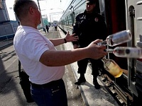 За пьянку и нецензурную брань пассажиров снимают с поездов на станции Тюмени