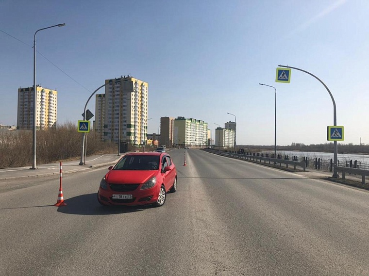 Водитель "Тойоты" проехал по ногам школьницы на Тобольском тракте