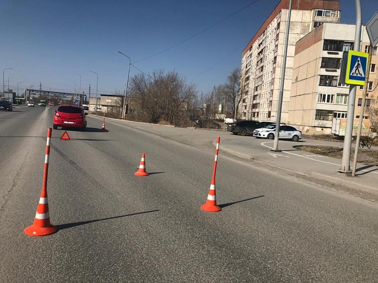 Водитель "Тойоты" проехал по ногам школьницы на Тобольском тракте