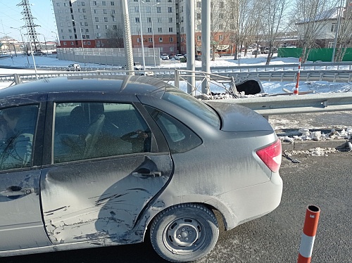 "Меня подрезали!". Участники рассказали о ДТП на Республики - Монтажников, где машина улетела с развязки