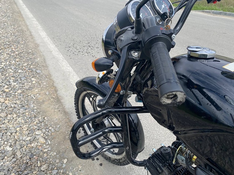 В Нижней Тавде после столкновения с мопедом водитель мотоцикла скрылся