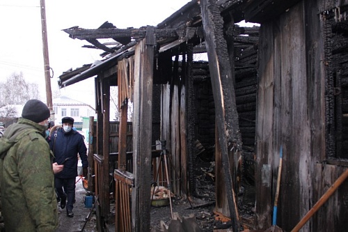 Уголовное дело о гибели троих детей на пожаре в Ялуторовске направлено в суд