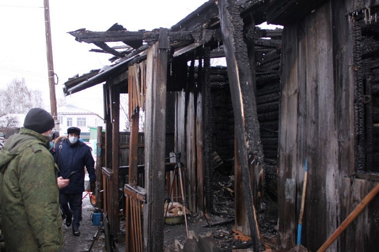 Уголовное дело о гибели троих детей на пожаре в Ялуторовске направлено в суд