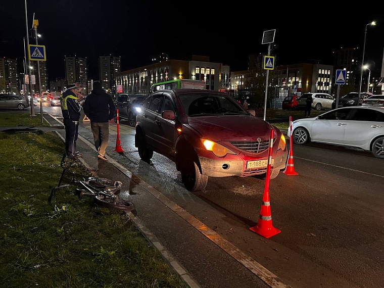 На улице Вьюжной в Тюмени автомобилист сбил ребенка