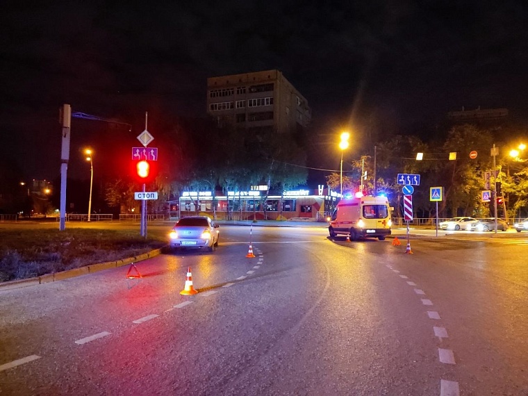 Пьяный "Лексус" устроил ДТП с машиной скорой помощи в Тюмени