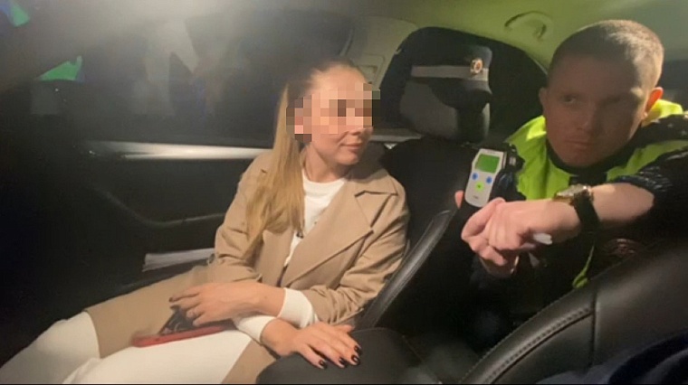 "Поссорилась с мужем, выпила вина": в ГИБДД рассказали об итогах сплошной проверки на тюменских дорогах